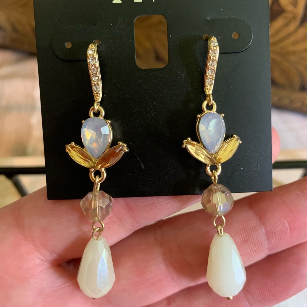 INC Cute dangler earring